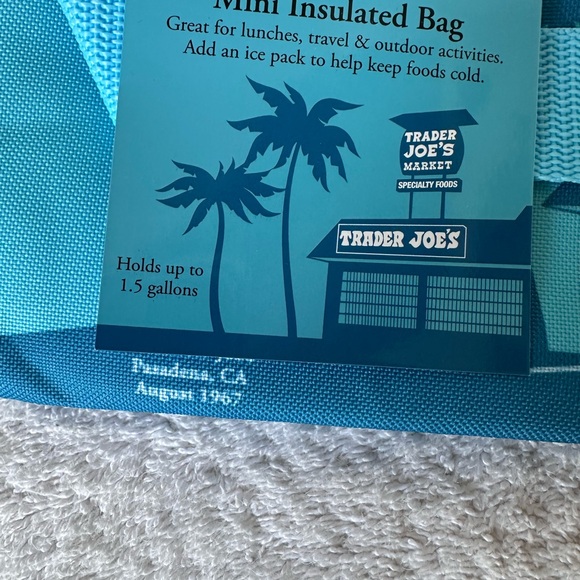 NWT Trader Joe’s Pink and Blue Mini Insulated Tote Bags - Picture 4 of 6